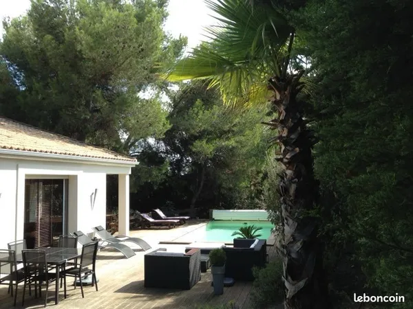 Maison de charme 153m2 avec piscine, grand parc arboré - Accès tram