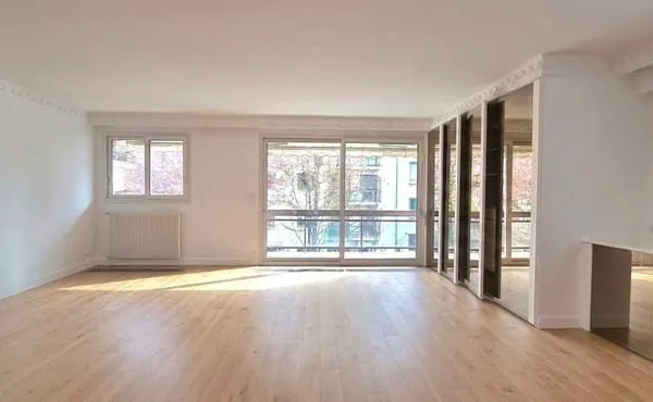 NEUILLY _ LES SABLONS Bel appartement rénové 2 chambres avec balcons à deux pas du Bois de Boulogne