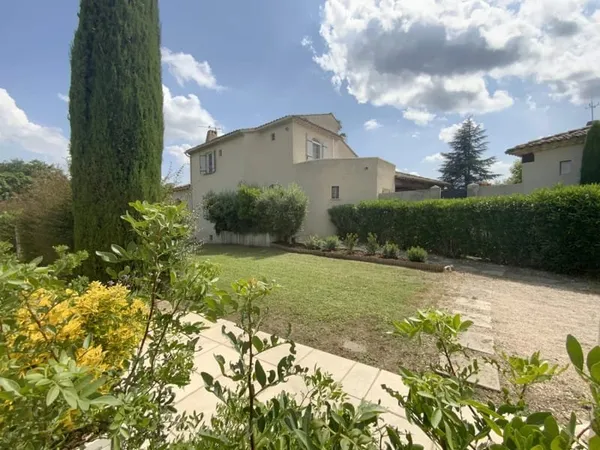 Maison 6 pièces 270 m²