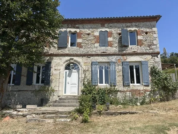 BELLE MAISON EN PIERRES - GÎTE - GRANGE - PISCINE - TERRAIN