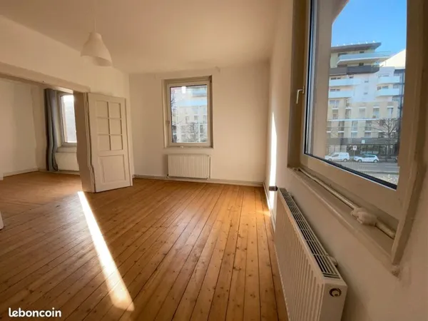 Grand appartement 4 pièces parking jardin tram
