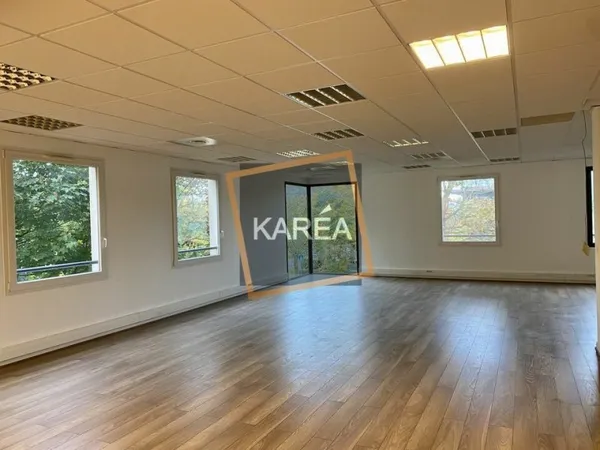 Local professionnel 436 m²