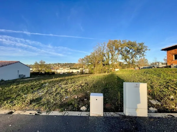 Terrain 670 m²
