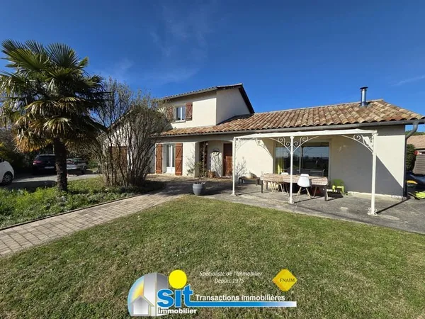 Villa familiale de 138 m2 avec 4 chambres, terrasse et terra