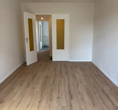 STUDIO 32M2 SECTEUR