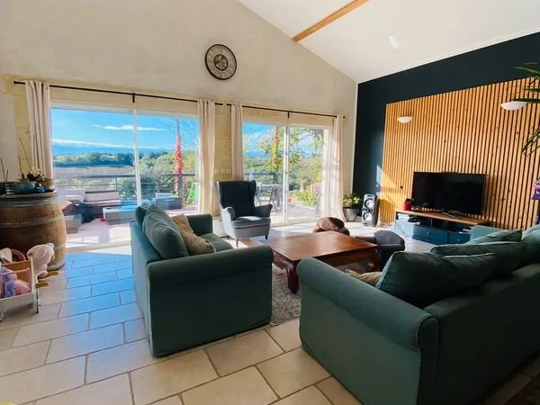 Villa rénovée avec goût dans environnement calme