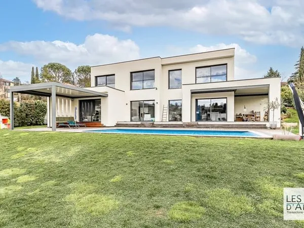 MAISON CONTEMPORAINE D'EXCEPTION - 200 m² - TERRAIN 1 016 m² - PISCINE CHAUFFÉE - GARAGE 50 m²