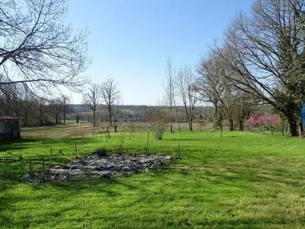 Terrain 1214 m²