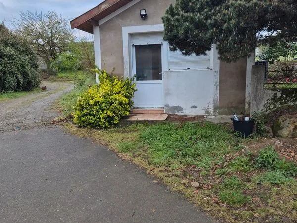 Loue maison de 25 m2 et grange 200m2