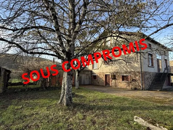Salles sur Cerou Maison T6 avec dépendances