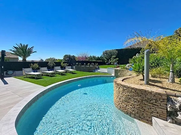 Villa 7 pièces 170 m²