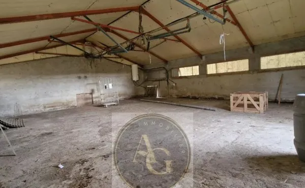 Bâti 200m² sur terrain constructible de 2347m²