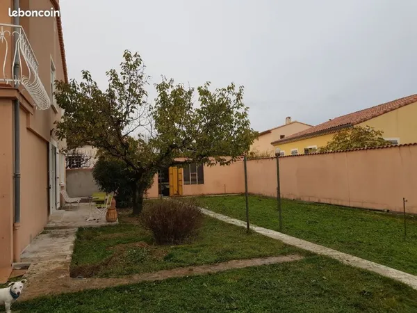 Bas de villa T2 jardin et garage