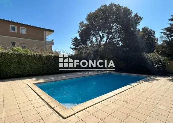 Appartement de type 2 dans une résidence sécurisée avec piscine