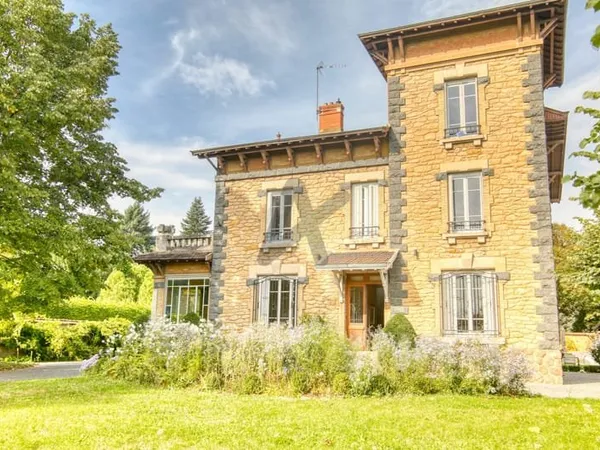 TASSIN BOURG MAISON DE MAITRE 350 M2