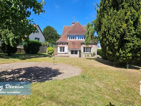 Maison 8 pièces 258 m²