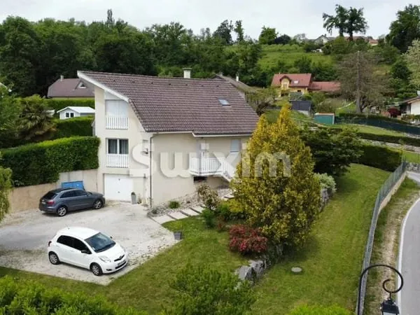 Maison familiale avec piscine