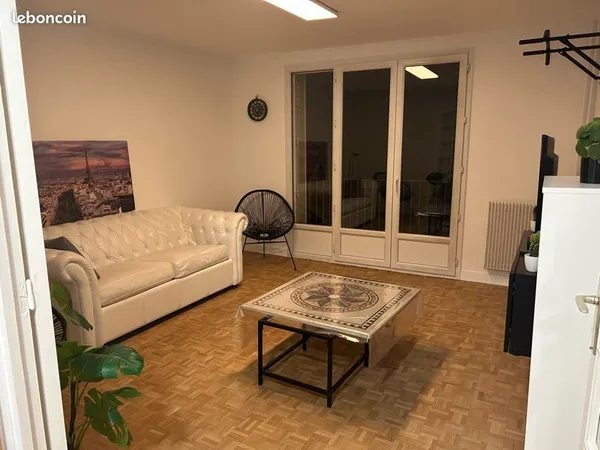 Location meublée appartement 3 pièces 60,09 m² Ivry-Sur-Seine (94200) 1.710