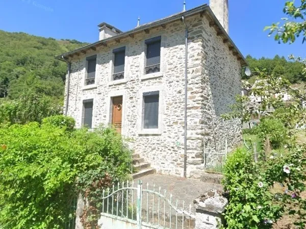 Maison 90 m2 au bord du Lot
