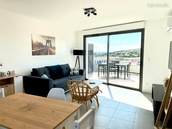 Superbe T2 plein sud, premier & dernier étage, grande terrasse de 27 m² et possibilité box de 25 m²