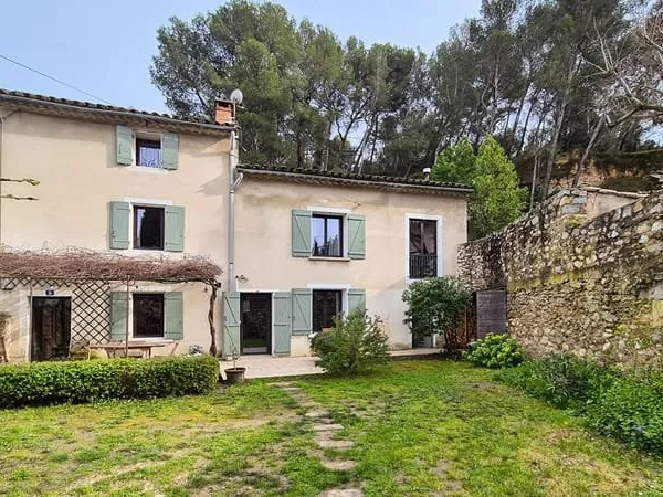 BARBENTANE - Maison de village rénovée 140 m2