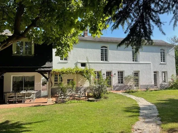 Maison 7 pièces 225 m²