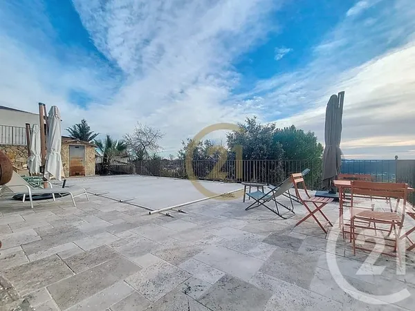 Maison 8 pièces 264 m²