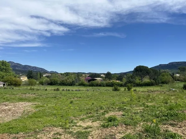 Terrain constructible 2706m2- Tout projet Public privé