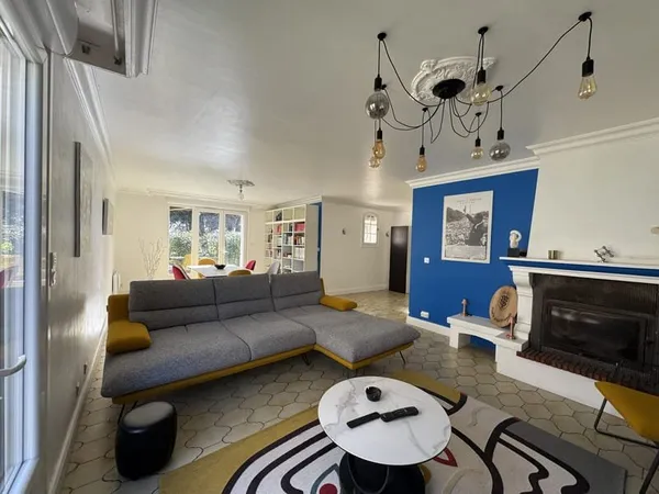 Villa de type 7 pièces avec jardin à Coursan (11) avec Clap'