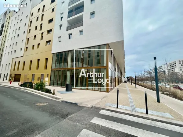 Local commercial 450 m²