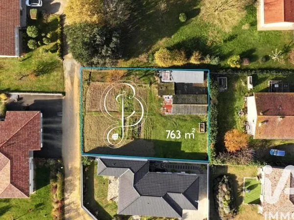 Terrain 763 m²