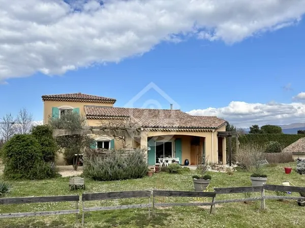 UPIE - CENTRE VILLAGE : VILLA D'ARCHITECTE - 6 PIÈCES - SOUS