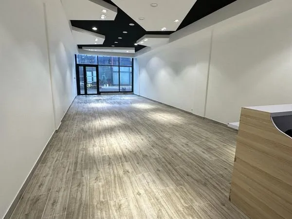 LOCAL COMMERCIAL 300m² + 2 Parkings - Tremblay-en-France