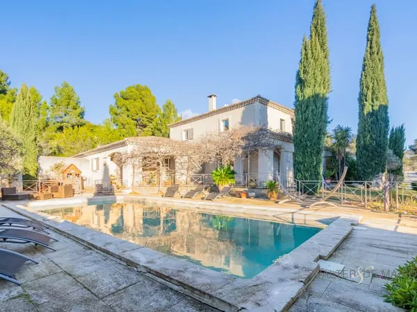 Maison avec piscine Maussane Les Alpilles 8 pièce(s) 240 m2