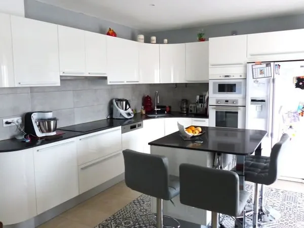 Maison 6 pièces 229 m²