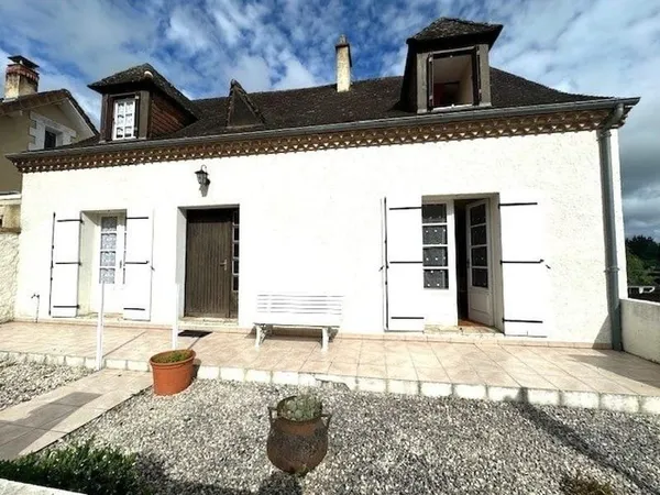 Maison centre ville -24480 Le Buisson de Cadouin