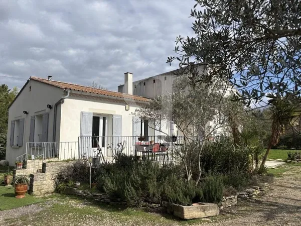 Villa proche du centre-ville de L'Isle-sur-la-Sorgue