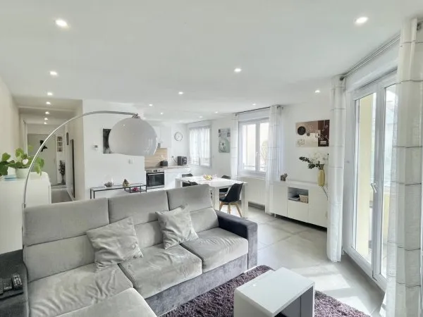 Superbe Type 3 de 70 m2 Rénové + Garage et Cave