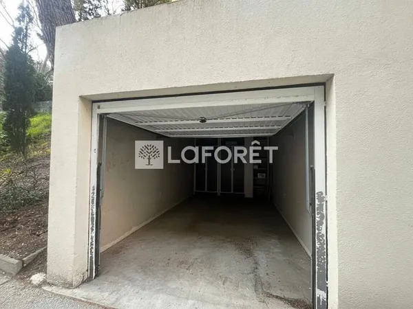 Parking 17 m²
