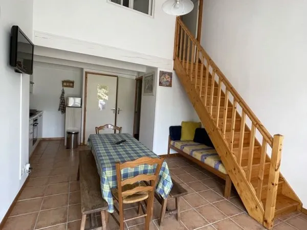 Gite appartement Ardéche Sud Saint Montan mois