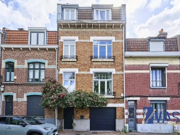 Maison 8 pièces 193 m²