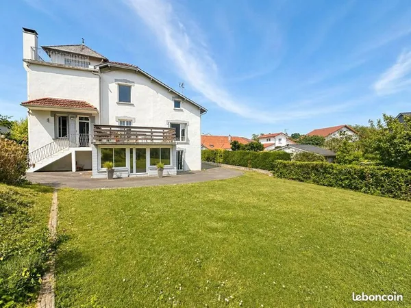 Maison 7 pièces 143 m²