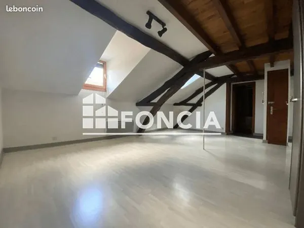 Studio 1 pièce 28 m²