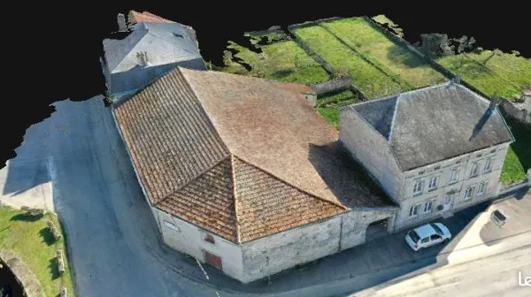 Maison avec 1 grande dépendance