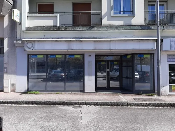 SAINT DIE local commercial de 208.92m²