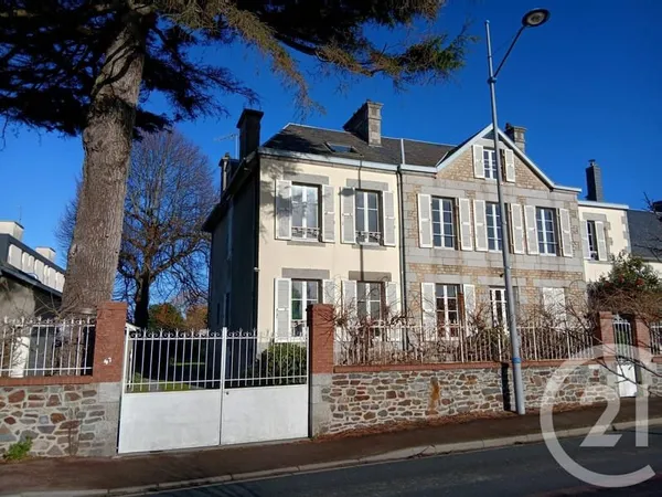 Maison 10 pièces 235 m²