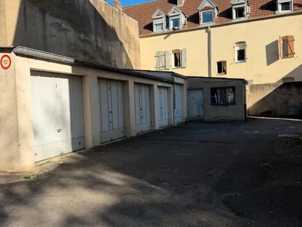 Lot de 6 garages loués