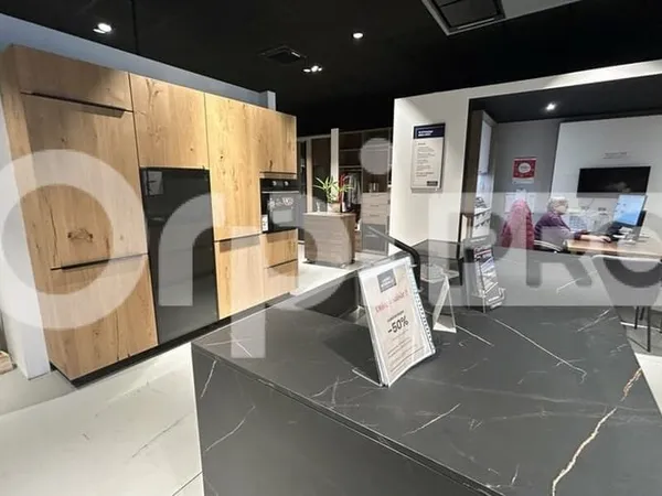 Local 436 m²