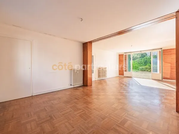 NANTES - RUE DOBRÉE - APPARTEMENT T3 - 80M2 HABITABLES - TERRASSE 50M2 - STATIONNEMENT - CAVE
