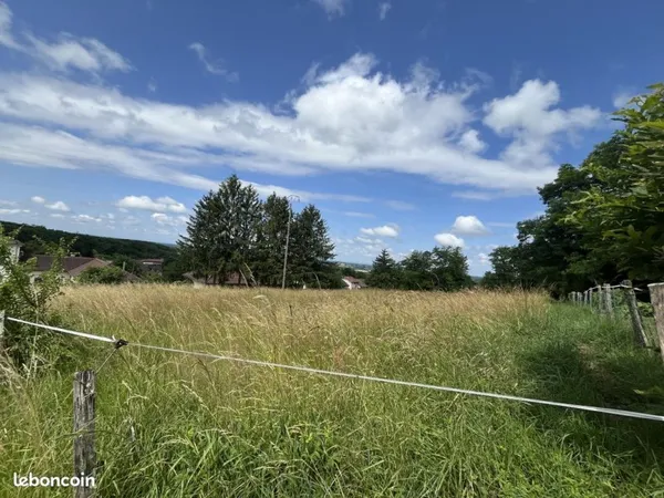 Terrain 4076 m² Courmangoux